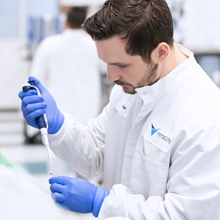 Veracyte employee working in the lab processing patient samples.