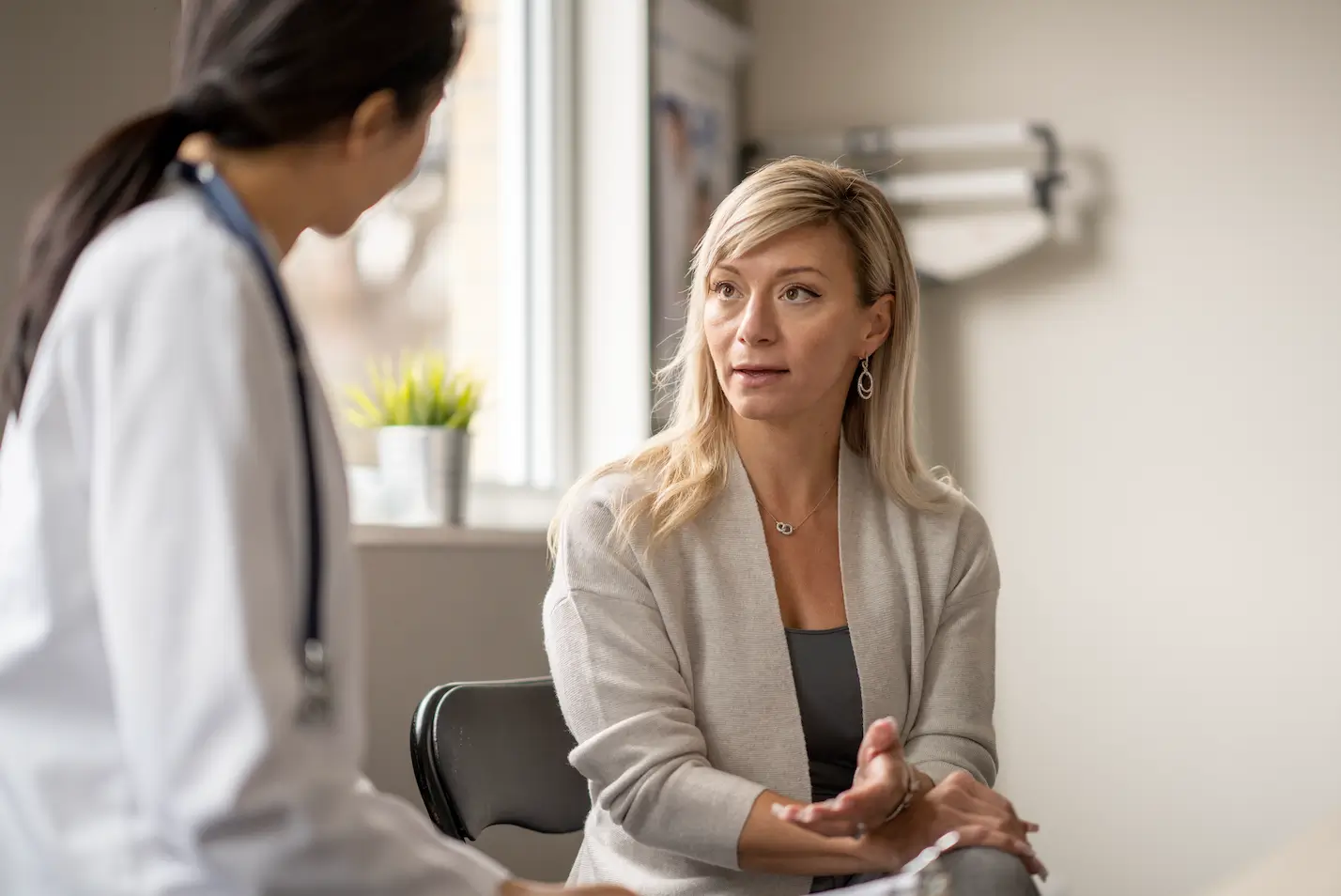 female patient speaking with female provider about their prosigna ror test results
